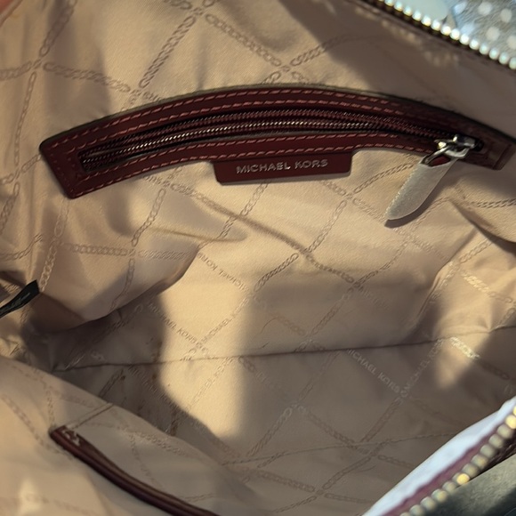 Michael Kors 2way carry crossbody burgandy w/ sparkle bag, silver hardware NWOT - Picture 14 of 16